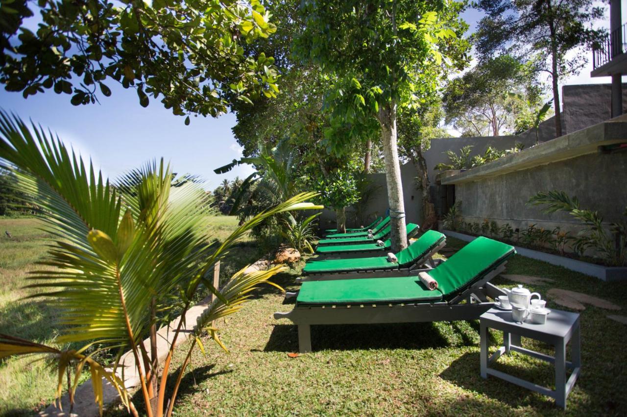Barefoot Bungalow Hikka Hikkaduwa Exterior foto