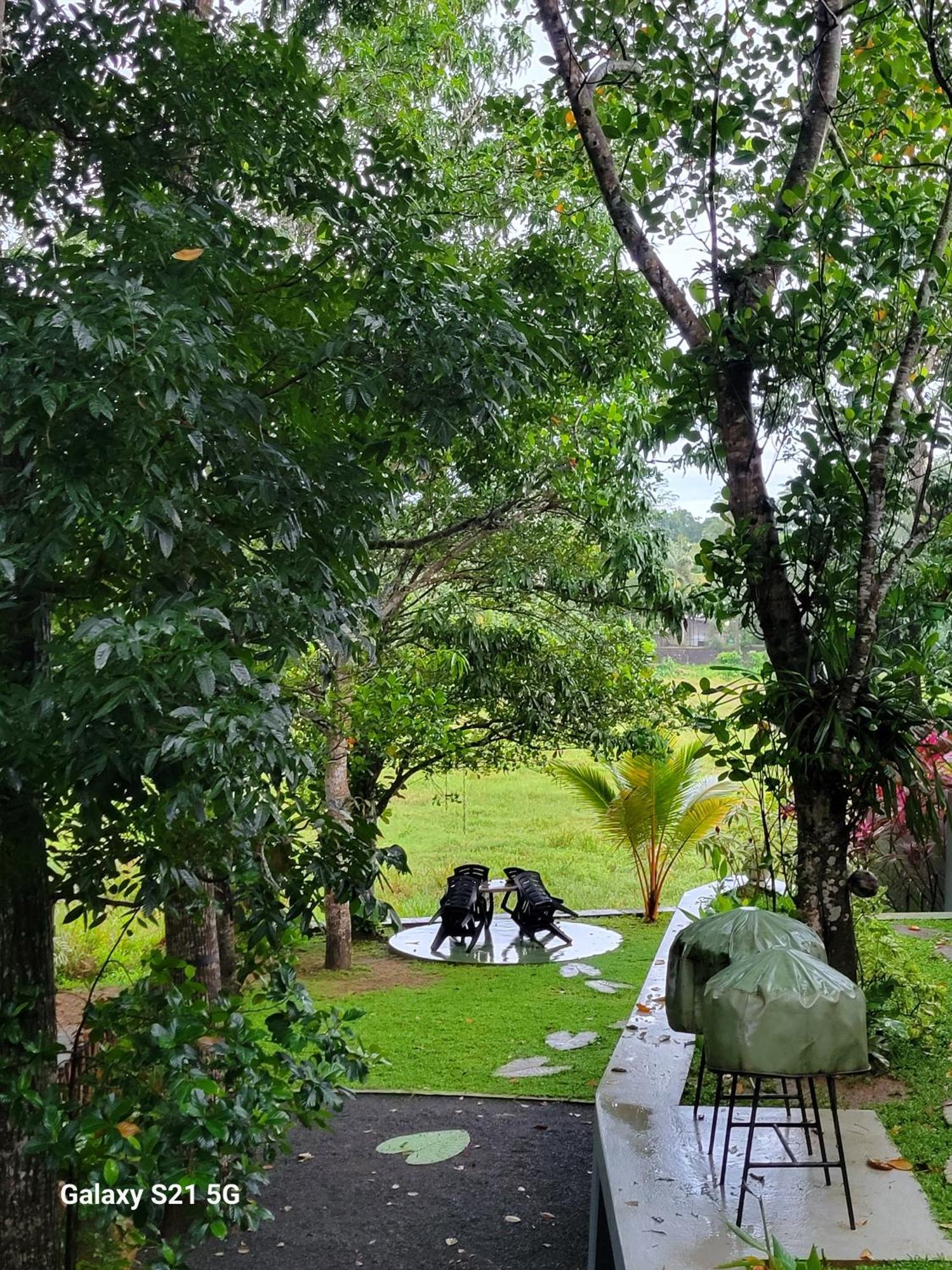Barefoot Bungalow Hikka Hikkaduwa Exterior foto